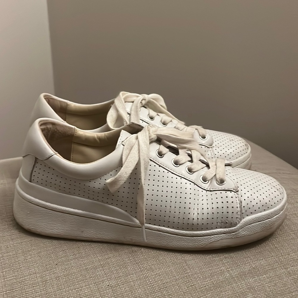 Vince Camuto Sneakers